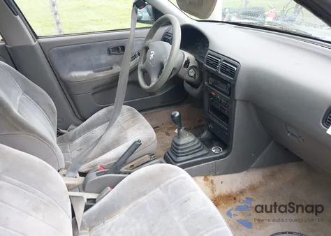 1993 Nissan Sentra E/Xe/Gxe z USA, uszkodzony, nr VIN 1N4EB31F4PC731095